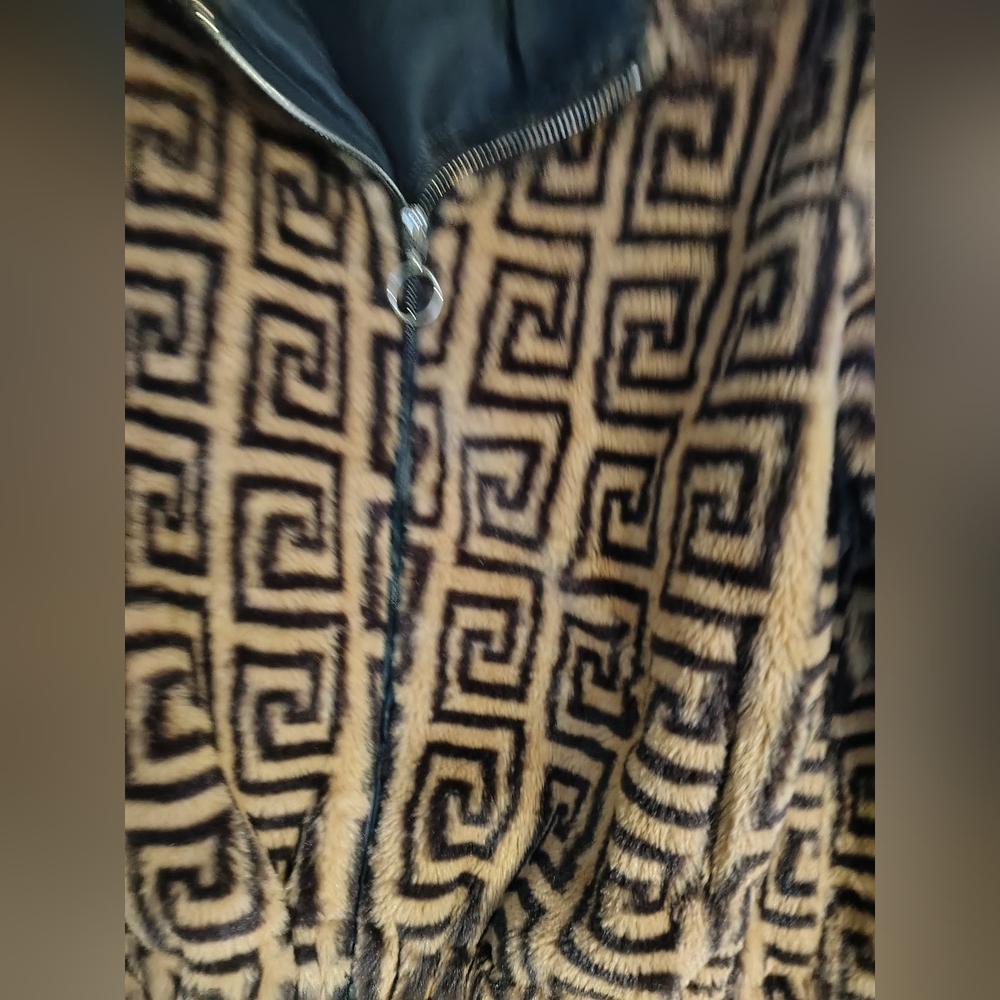 Stylish Brown Patterned Teddy Jacket - image 6